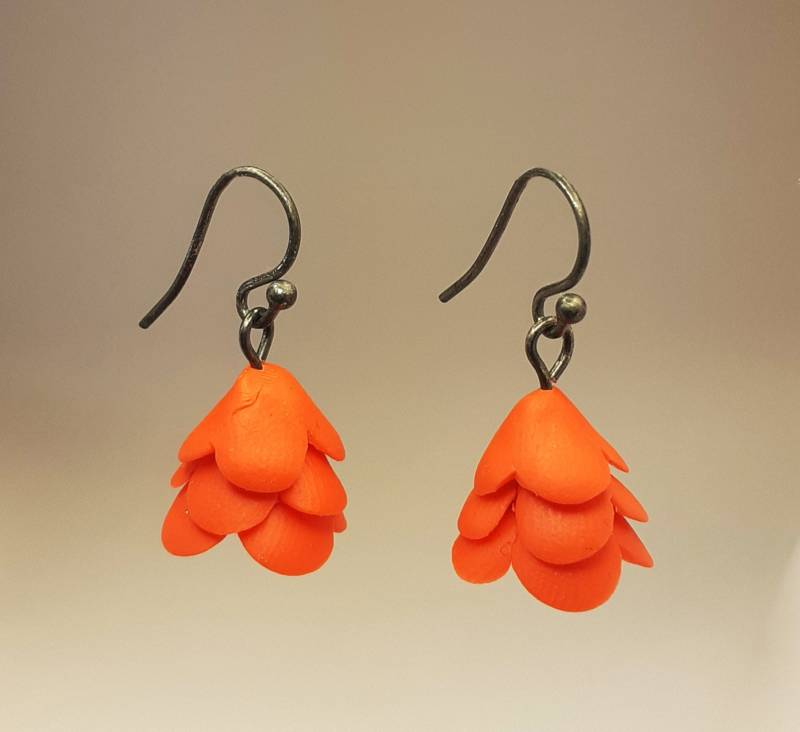 Camélia-Schläfer in Oranger Und Gelb-Ockerfarbener Variante von aurelielejeunebijoux