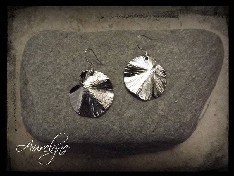 Ohrringe Aus Edelstahlblättern, Lotusblatt Der Psyllus, Feenatmosphäre, Traumhaftes Elfenuniversum, Pflanze, 925 Silberverschlüsse Ohrringe Aus Edelstahlblättern, Lotusblatt Der Psyllus, Feenatmosphäre, Traumhaftes Elfenuniversum, Pflanze, 925 Silberverschlüsse von aurelynebijoux