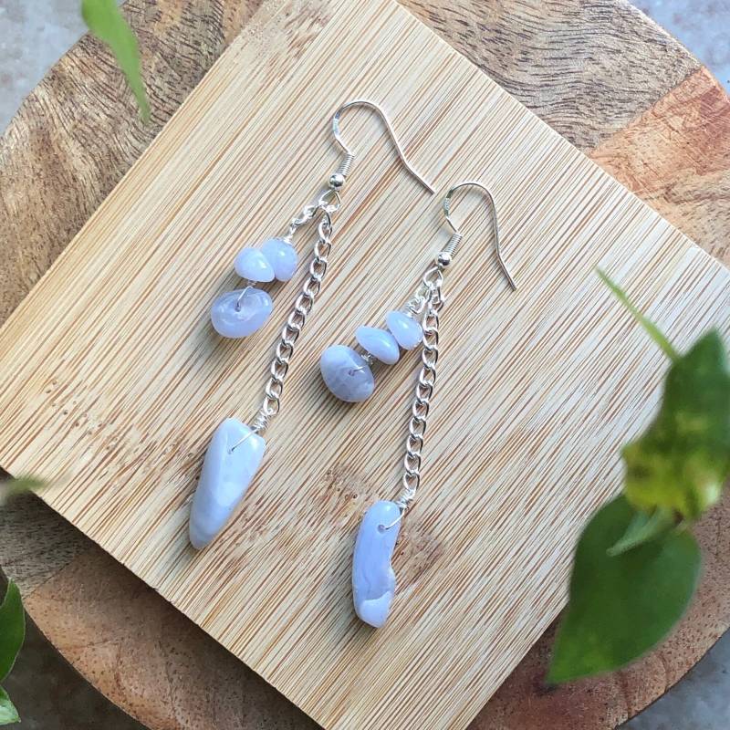 Hellblaue Hängeohrringe von aurorassolitude