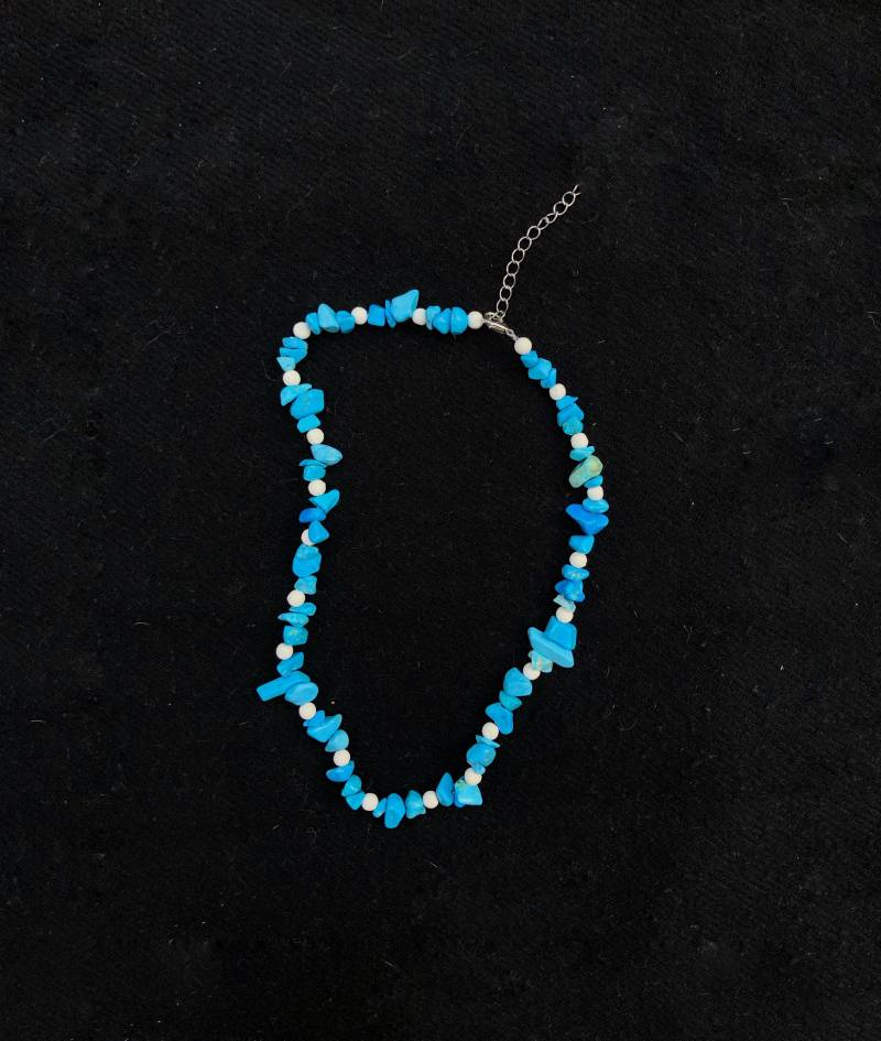 Hellblaue Perlenkette von aurorassolitude