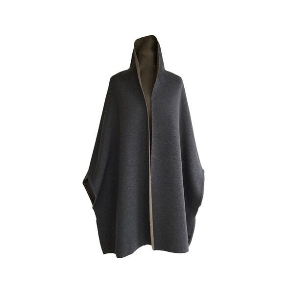 austriandesign.at MantelCape reversibel aus extrafeiner Merinowolle von austriandesign.at