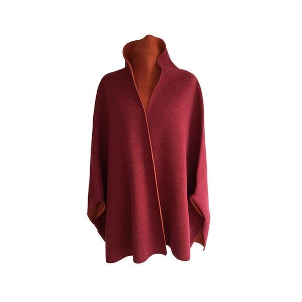austriandesign.at MantelCape reversibel aus extrafeiner Merinowolle von austriandesign.at