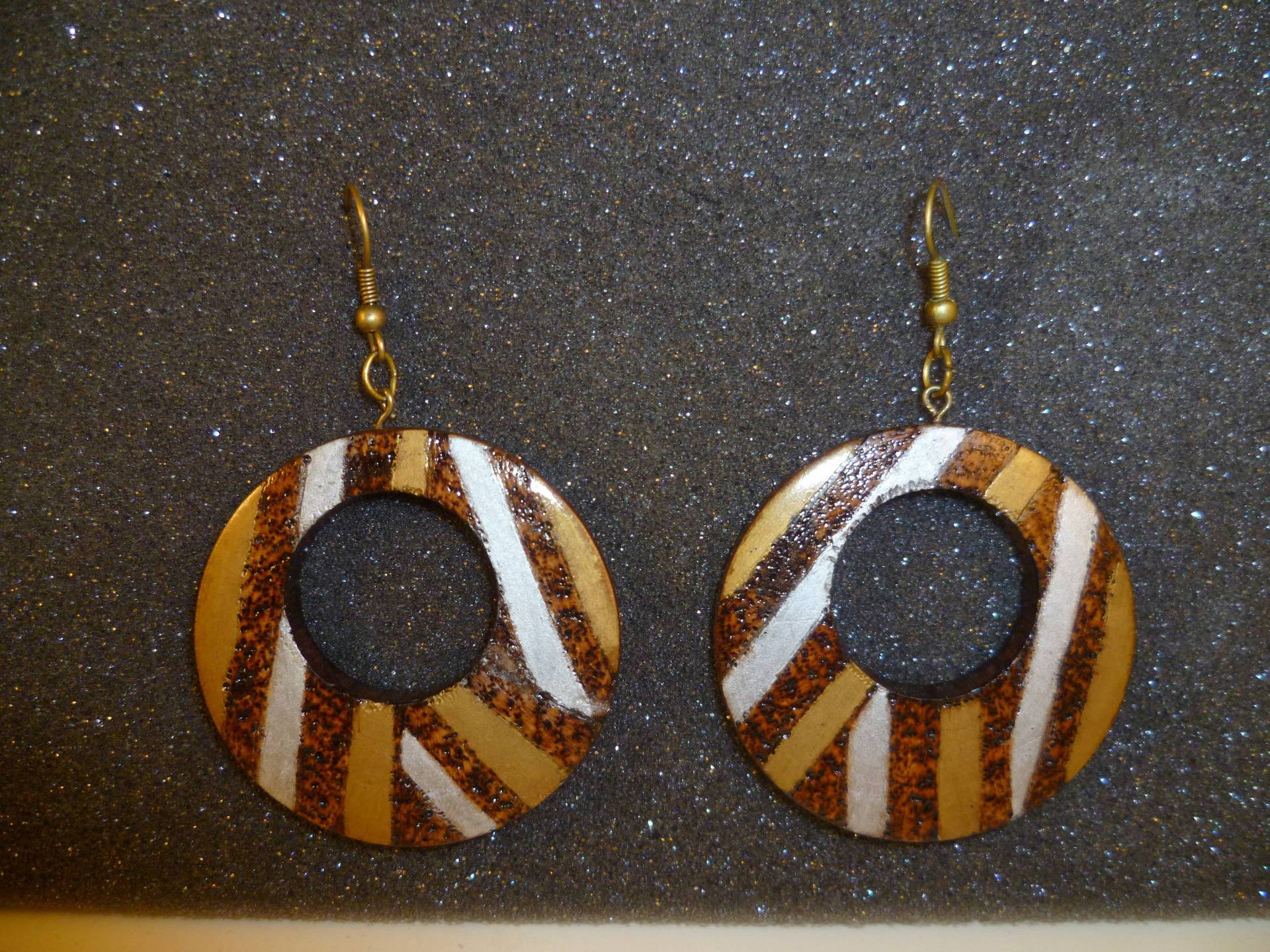 Wandte Sich Holz Pyrographed Bop1 Ohrringe Wandte Sich Holz Pyrographed Bop1 Ohrringe von autourdesboisdefred