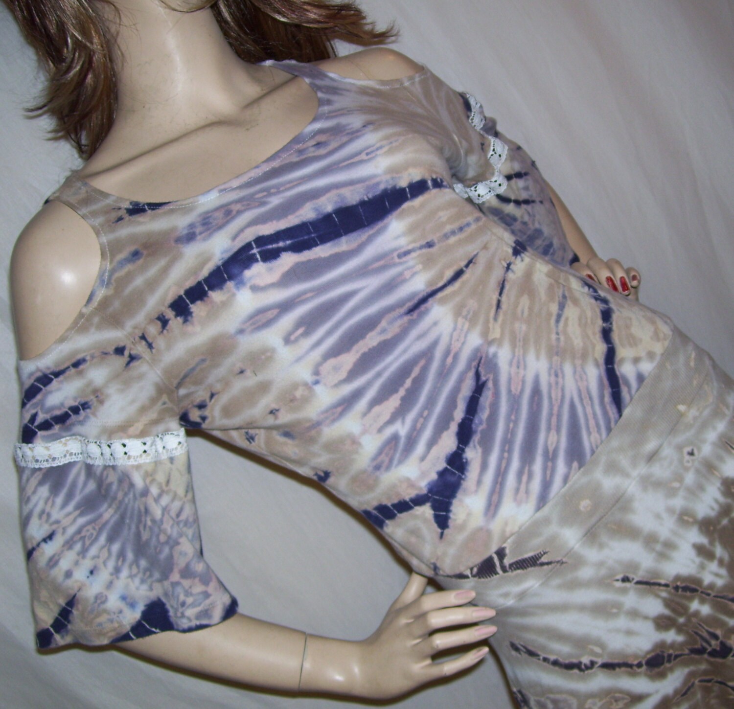 Maxikleid Im Batikmuster Vintage Spitzeneinsatz, Cut-Out Schulter, M/L von avantegarb