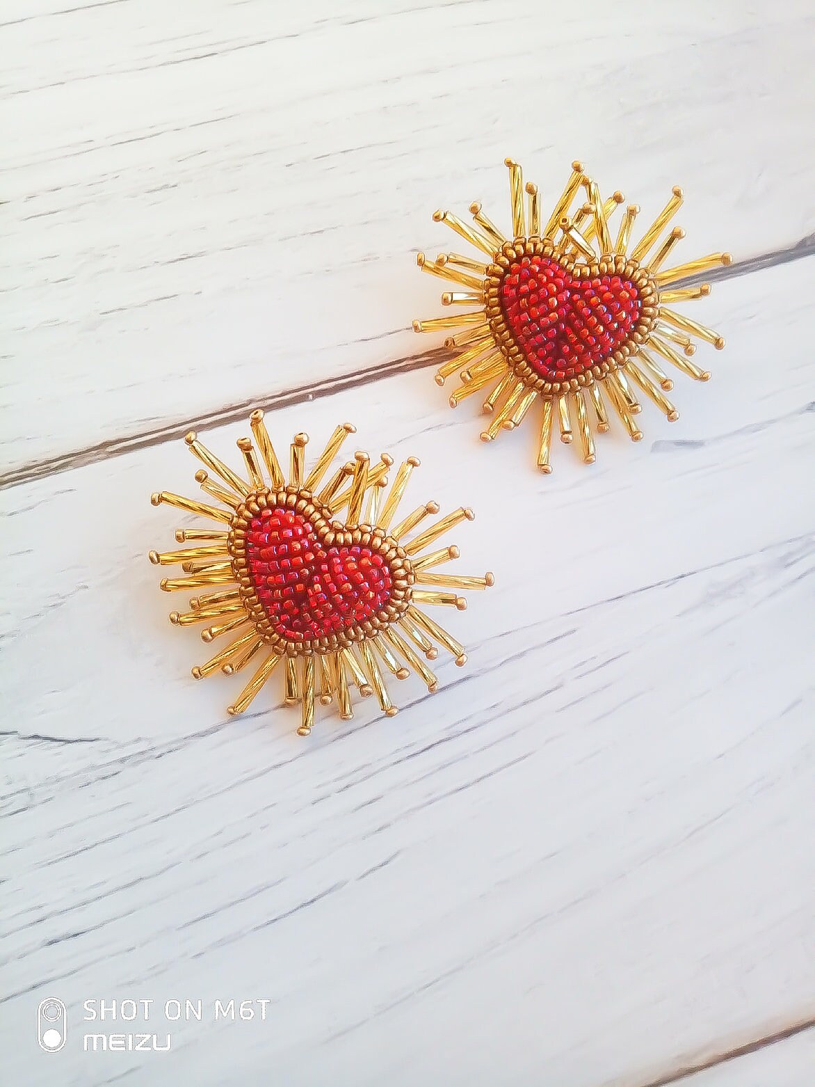 Rote Volumen Perlen Herz Ohrringe Strahlende Sparkle Trendige Ohrhänger Herzschmuck Burst Rote Volumen Perlen Herz Ohrringe Strahlende Sparkle Trendige Ohrhänger Herzschmuck Burst von avdmarinabeads