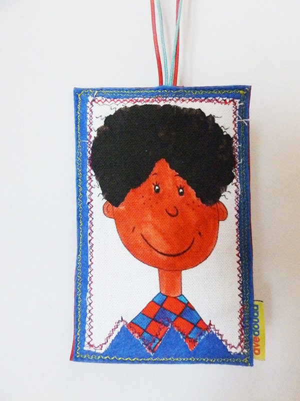 Reiseanhänger Kind Mit Einem Tollen Lächeln in Exquisiten Gepäcketikett, Versandfertig, Einzelstück von avedouda