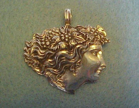 Großer Sterling Silber Weingöttin Cameo Anhänger Großer Sterling Silber Weingöttin Cameo Anhänger von averidesigns