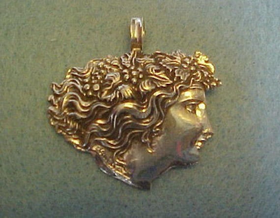 Großer Sterling Silber Weingöttin Cameo Anhänger Großer Sterling Silber Weingöttin Cameo Anhänger von averidesigns