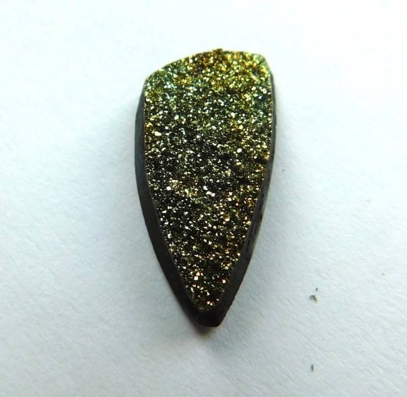Natürliche Goldene Pyrit Druse 21x10 Mm Natürliche Goldene Pyrit Druse 21x10 Mm von averidesigns