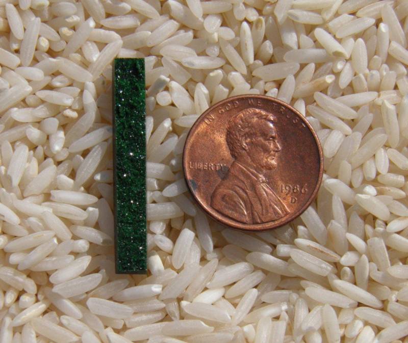 Natürlicher Grüner Druzy Tropfen 29x4.5mm Natürlicher Grüner Druzy Tropfen 29x4.5mm von averidesigns
