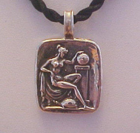 Venus, Göttin Der Schönheit Und Liebe Sterling Silber Anhänger Venus, Göttin Der Schönheit Und Liebe Sterling Silber Anhänger von averidesigns