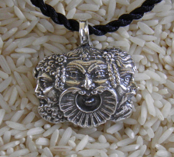 sterling Silber Gorgon Drei-Gesicht Anhänger sterling Silber Gorgon Drei-Gesicht Anhänger von averidesigns