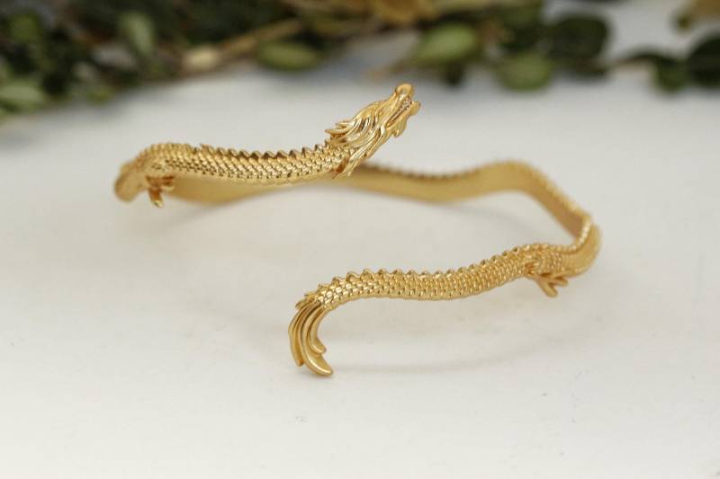 Armreif Drachen Armband Dark Fairy Mystisch Geschöpf Tier Wald Brautschmuck Boho Gold Silber Elfen Hexe Schmuck Accessoires von avigailadam