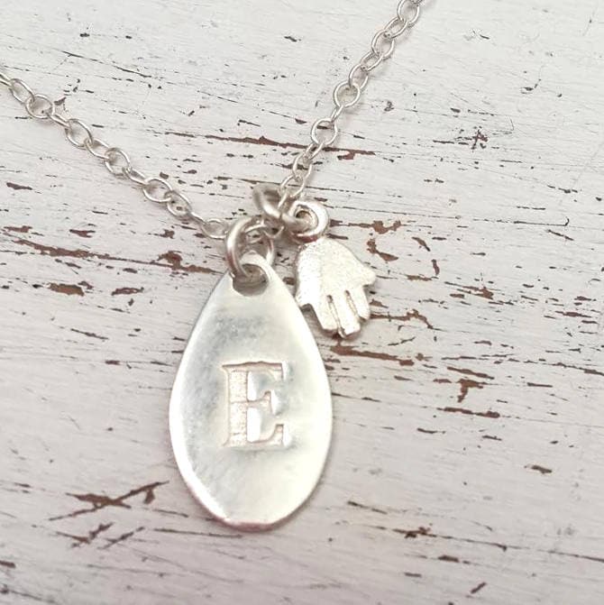 Erste Maßgeschneiderte Hamsa Anhänger in Sterling Silber/Gold Gefüllt, Personalisierte Schmuck, Brautjungfer Halskette von avnisme