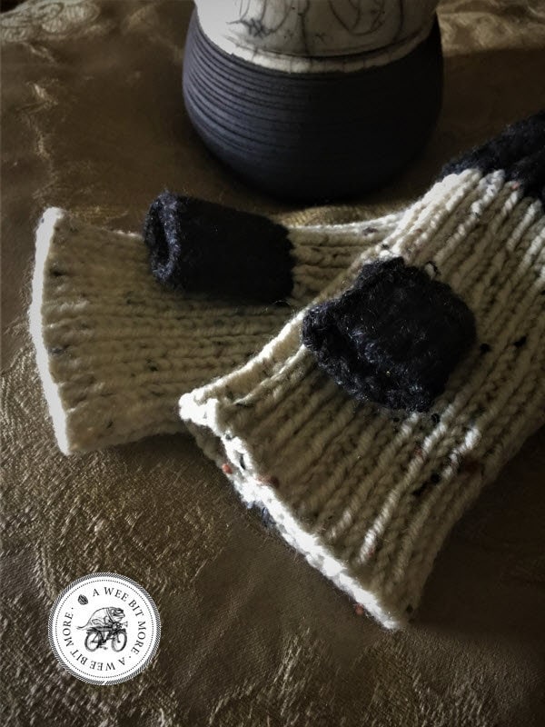 Schwarz & Haferflocken Handschuhe, Vegan Schwarz & Haferflocken Handschuhe, Vegan von aweebitmore