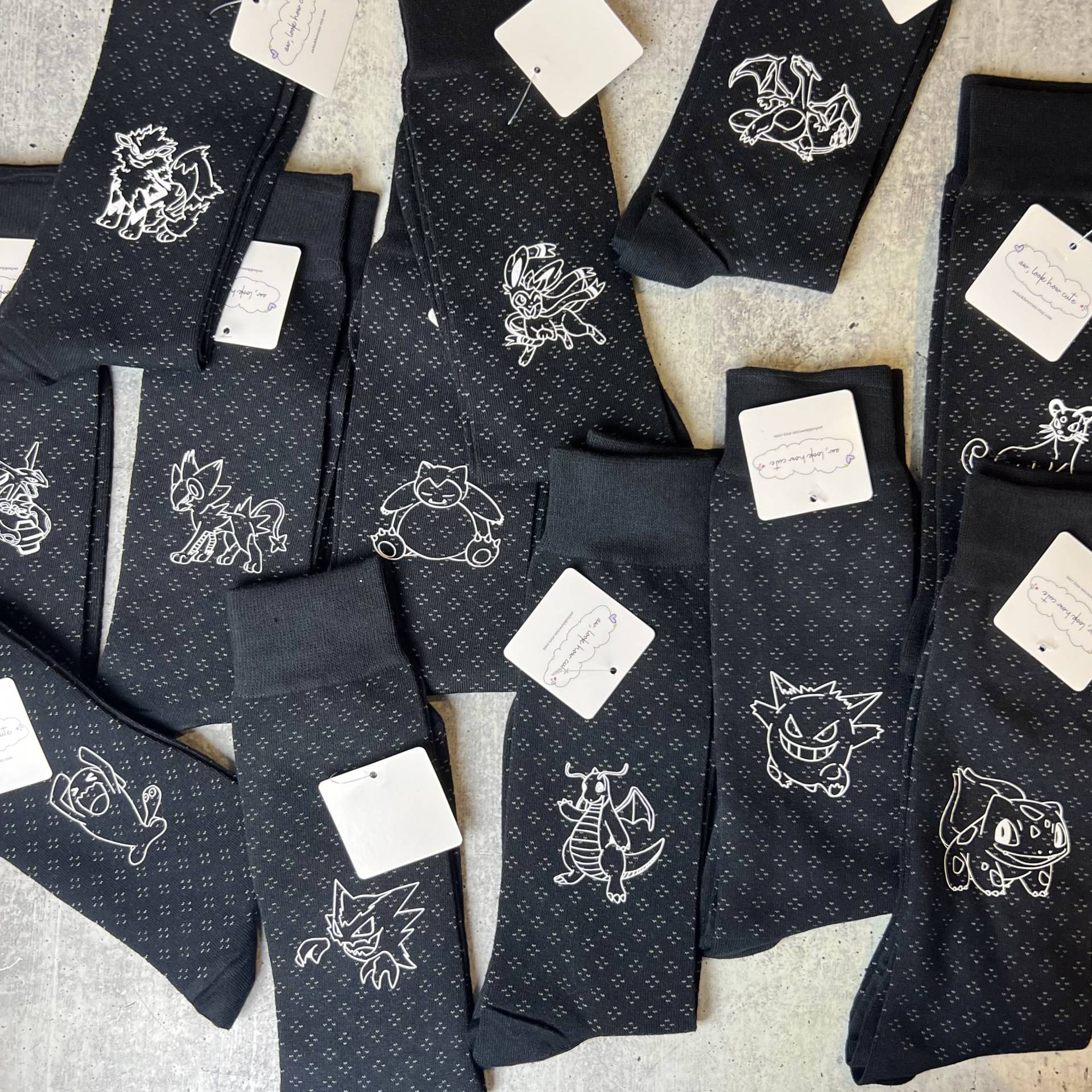 Personalisierte Trauzeugen-Socken, Benutzerdefinierte Groomsmen-Socken, Schwarzes-Kleidsocke, Personalisierte Herren-Kleidsocke, Schwarze von awlookhowcute