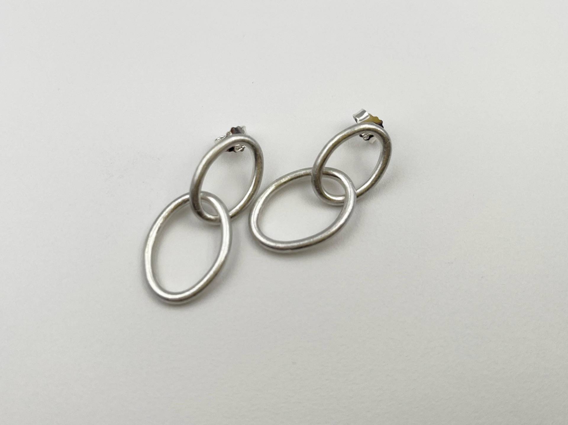 Silberohrhänger "Zwei Ovale", 935Er Silber, Ohrschmuck, Ohrstecker, Geschenk, Unikatohrschmuck, Handarbeit, Unisex, Matt Gebürstet, Chic von awschmuckart