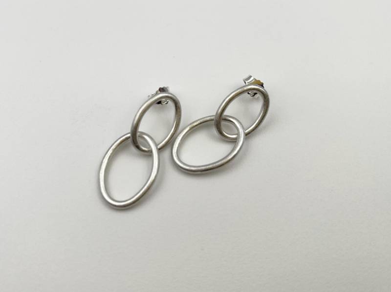 Silberohrhänger "Zwei Ovale", 935Er Silber, Ohrschmuck, Ohrstecker, Geschenk, Unikatohrschmuck, Handarbeit, Unisex, Matt Gebürstet, Chic von awschmuckart