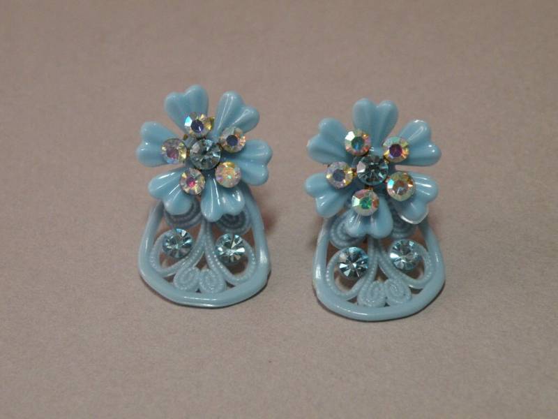 Himmelblaue Spitzenohrringe von aylacreations