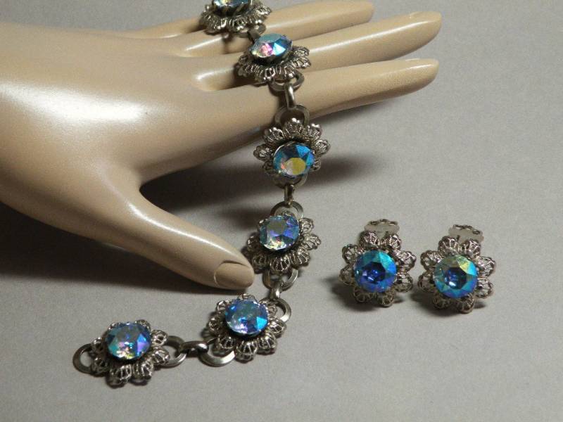 Light Sapphire Swarvoski Armband & Ohrringe Set von aylacreations