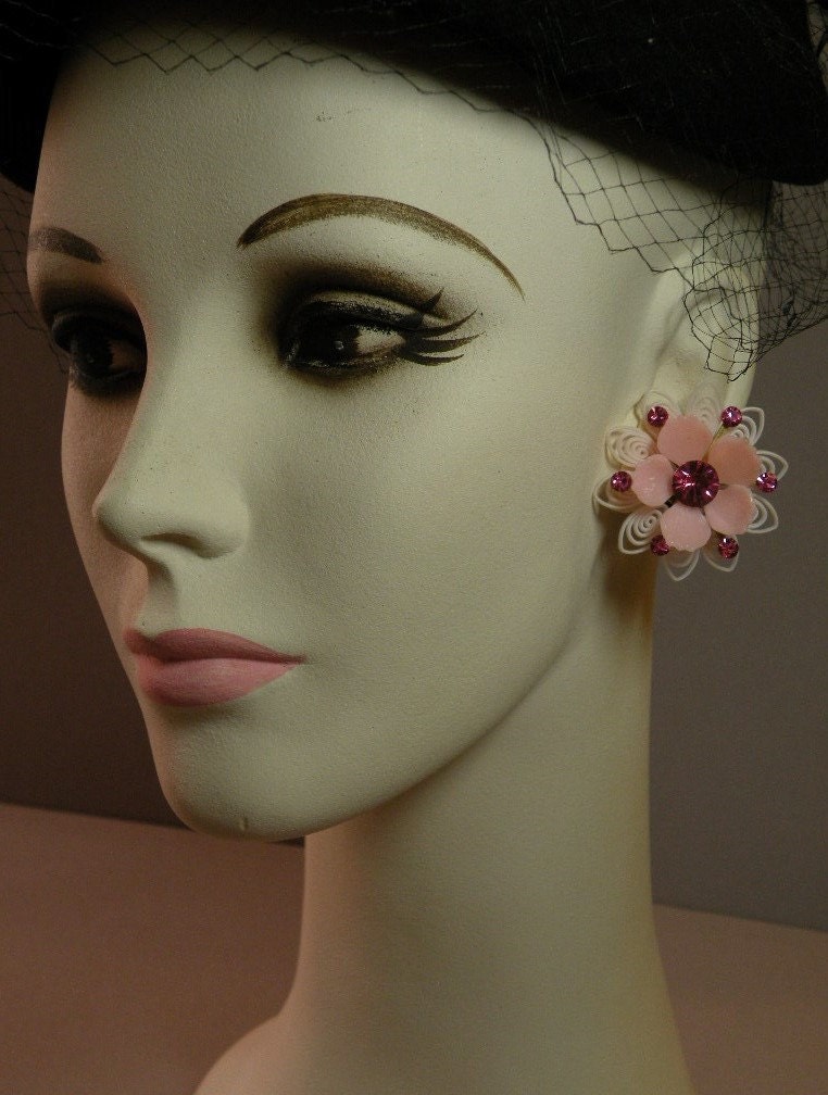 Rosa Blume Und Rhinestone-Ohrringe von aylacreations