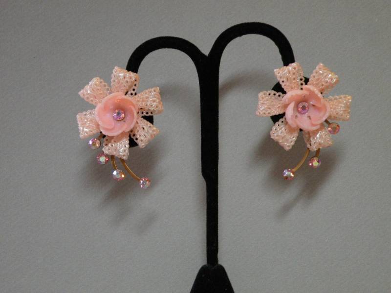 Rosa Spitze Blumen Ohrringe von aylacreations