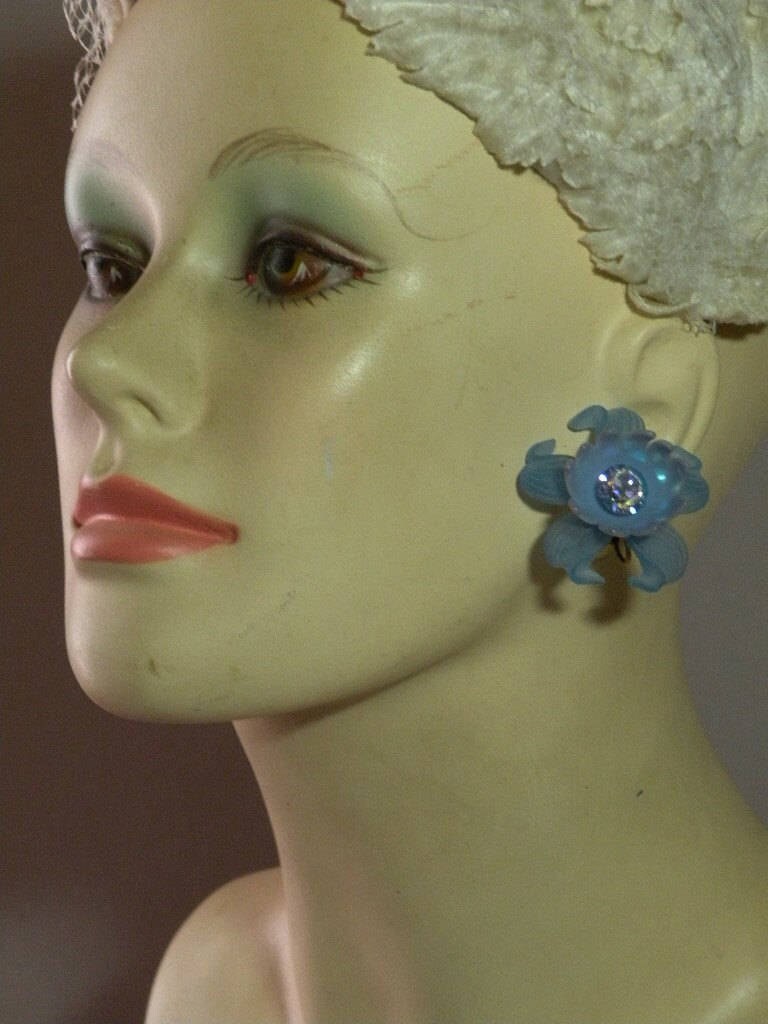 Sapphire Blumen Ohrclips von aylacreations