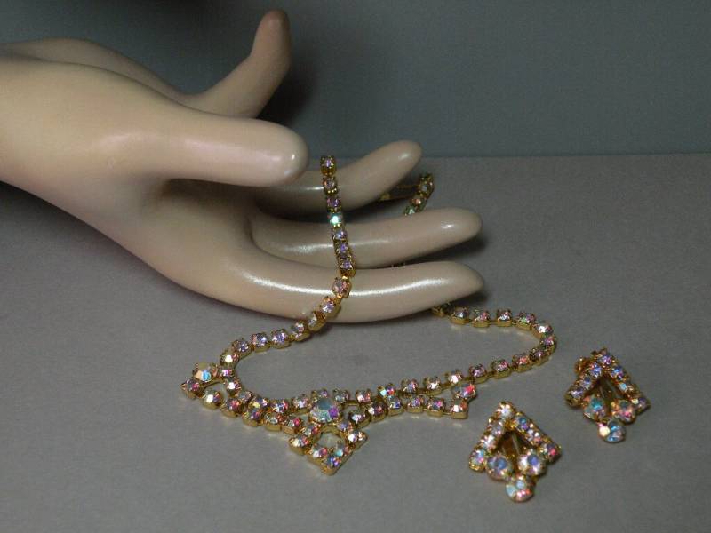 Vintage Iris Strass Halskette & Ohrringe Set von aylacreations