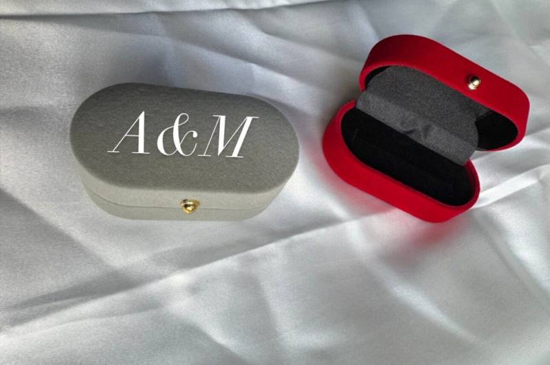 Personalisierte Ringbox Samt von aylinsresinatelier