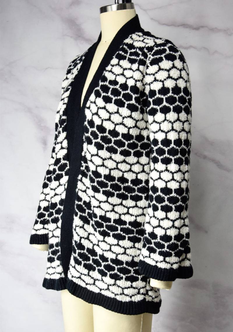 1970Er Jahre Wabenmuster-strickjacke Größe S - Medium Gestreifter Cardigan in Schwarz Und Weiss von azaliashop