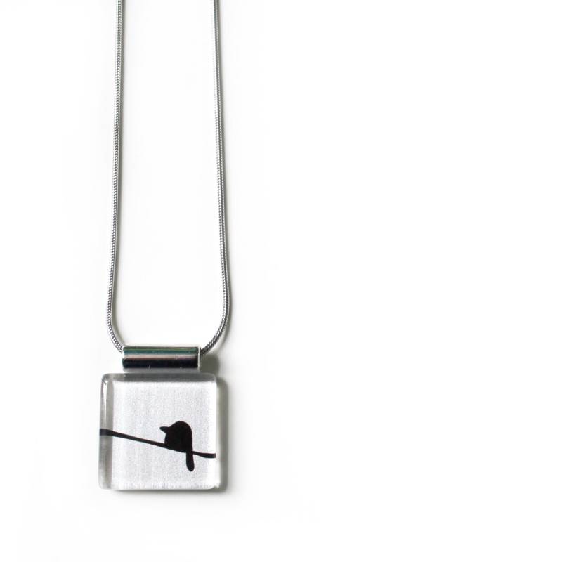 Bird Halskette | Silber Und Schwarz Auf Edelstahl-Kette Handbemaltem Glas Von Azurine von azurine