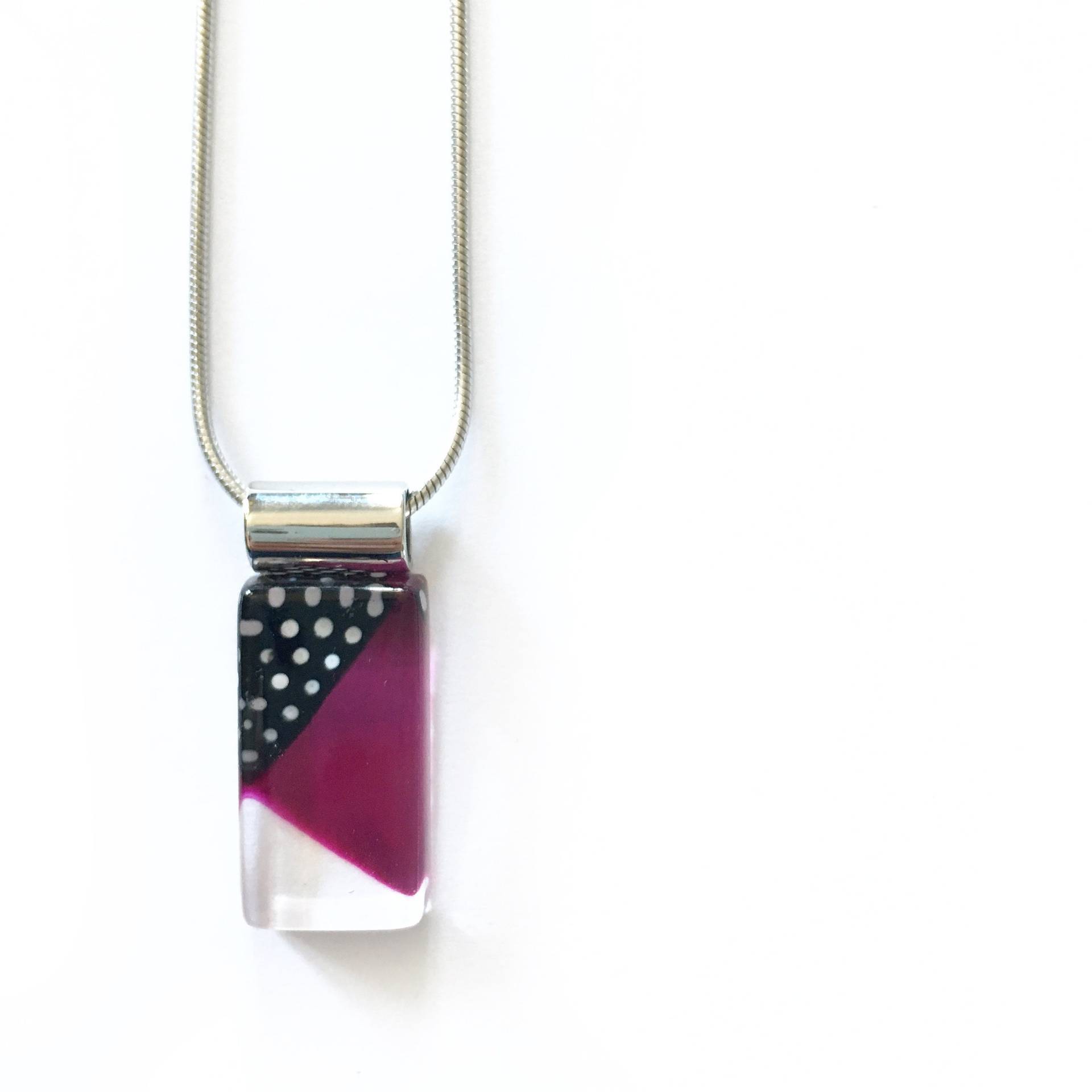 Collier Fuchsia Noir Et Blanc | Kette Aus Rostfreiem Stahl Pois Verre Peint À La Main Von Azurine von azurine