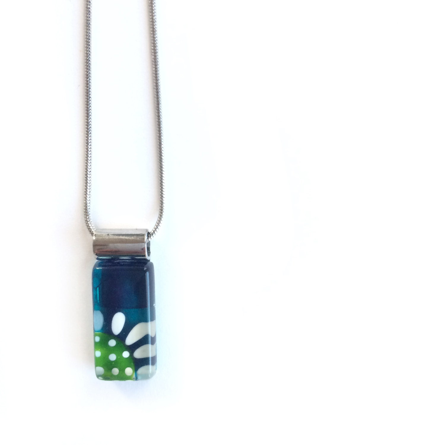 Zierliche Kette, Blume Halskette, Gänseblümchen Edelstahl, Handbemaltes Glas Von Azurine von azurine