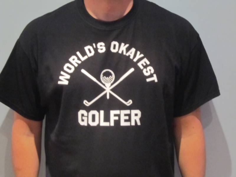 World's Okayest Golfer T-Shirt Lustiges Golf-T-Shirt Geschenk Für Papa von baby1zmaker4u