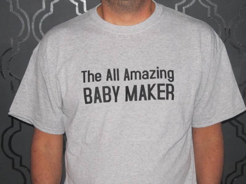 New Dad Daddy T-Shirt Lustiges Schwangerschaftansage Shirt Erste Mal Vater von baby1zmaker4u