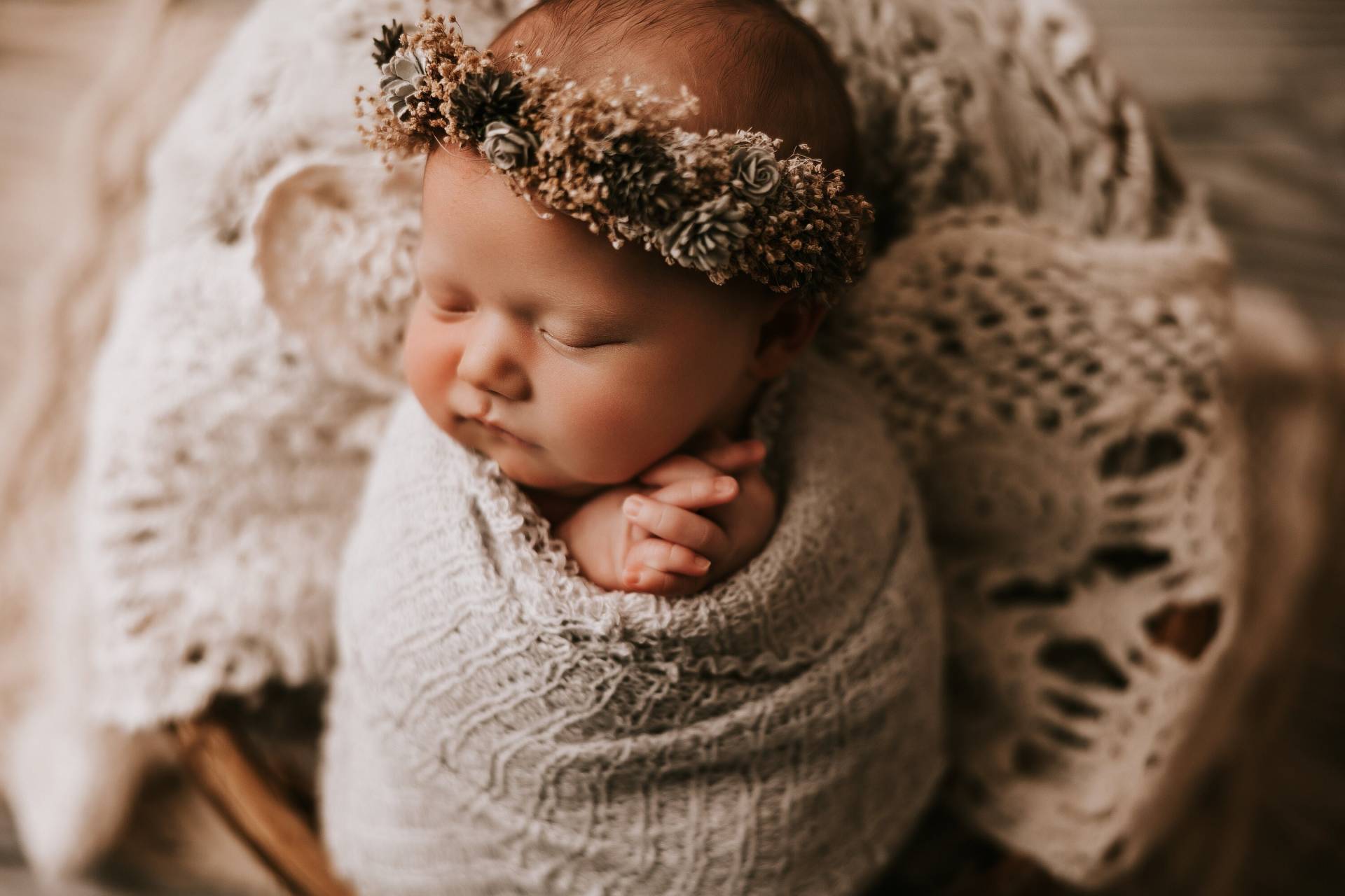 Ambrosia Set Grau Babys Atem Getrocknet Floral Neugeborenen Blumen Krone Stirnband Halo Fotografie Requisite Und Stretch Pullover Wrap von babybirdieboutique