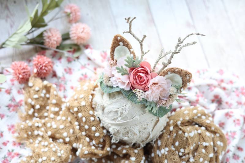 Faun Blush Mauve Rose Gold Neugeborene Rehkitz Blumenkrone Halo Blumen Haarband Requisite von babybirdieboutique