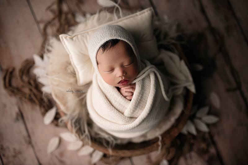 Gillian Cremeweißes Samtkissen Stretch Wrap Und Haarband Mit Schleife von babybirdieboutique