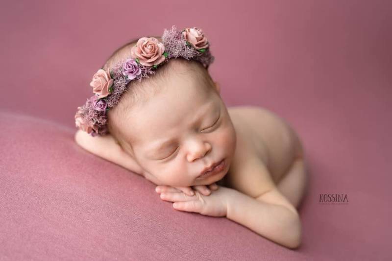 Hilde Lavendel Mauve Rosa Rose Blumenkrone Moos Raffhalter Haarband Fotografie Requisite von babybirdieboutique