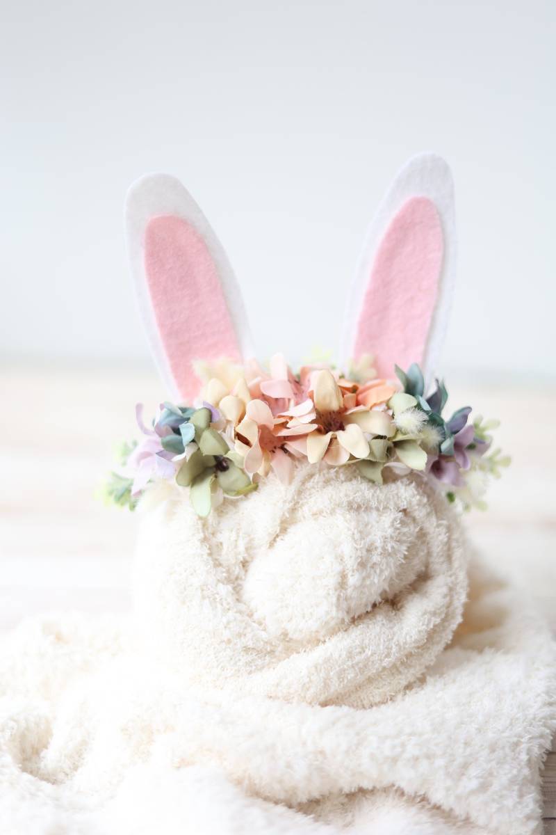 Leila Pastel Rainbow Haarband Neugeborene Blumenkrone Hasenohren Stretch Wrap Set von babybirdieboutique