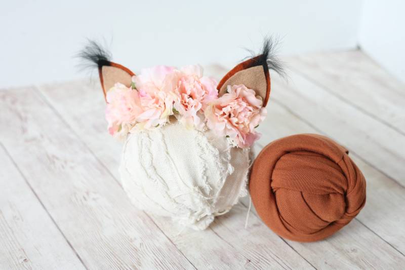 Peaches Set Pfirsich Blush Rosa Hellgrün Neugeborene Fuchs Ohr Blumen Krone Stirnband Halo Prop Und Stretch Jersey Wrap Fuchs-Set von babybirdieboutique
