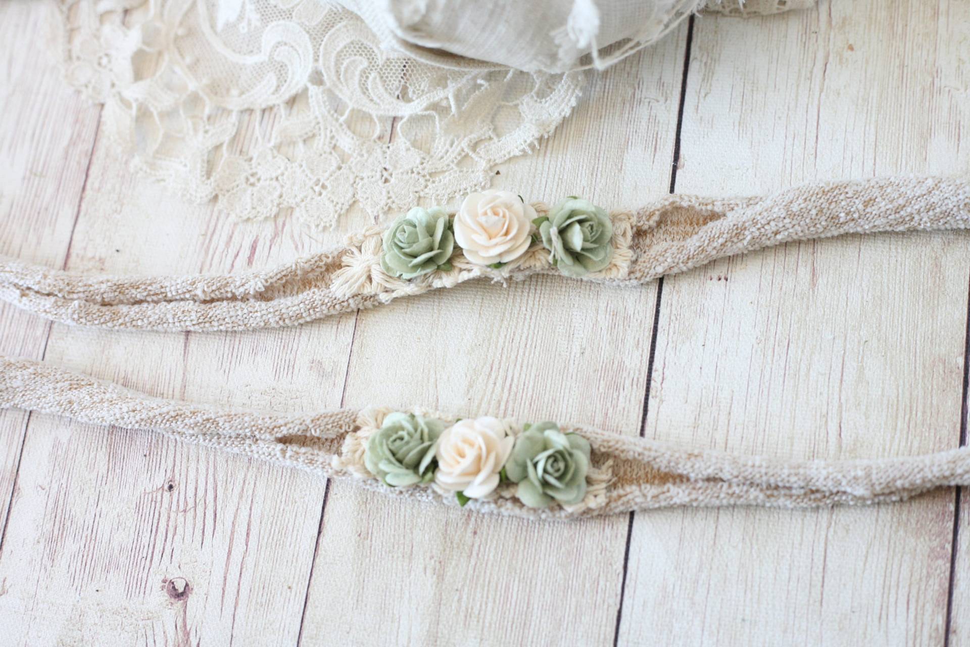 Seite Des Salbei Elfenbein Blume Neutral Baby Raffhalter Haarband Bogen von babybirdieboutique