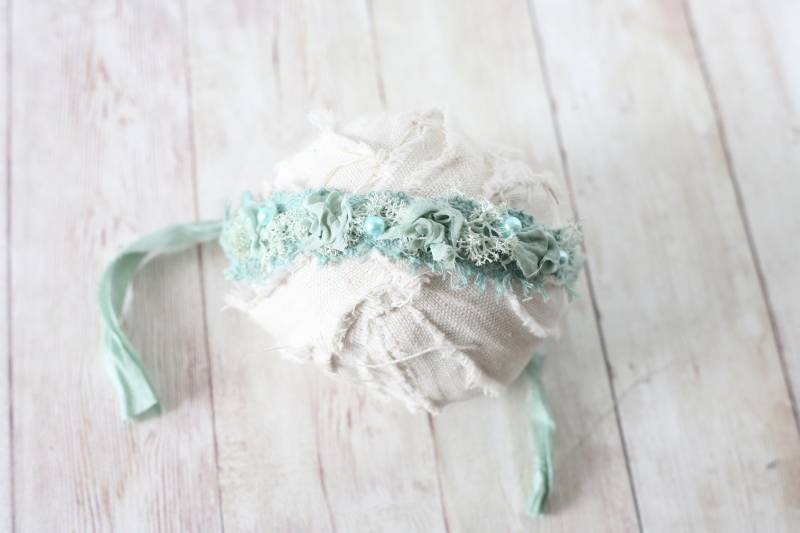 Smitten Aqua Meerschaum Spitze Moos Seide Rüschen Neugeborenen Haarband Raffhalter Halo von babybirdieboutique