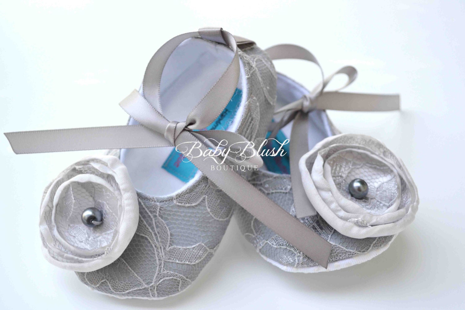 Graue Spitze Schuhe Vintage Ballerina Hausschuhe von babyblushboutique