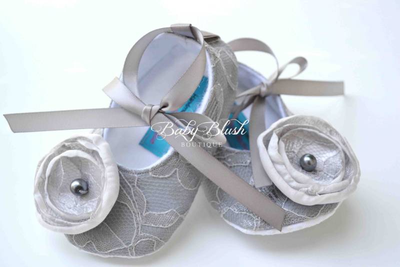 Graue Spitze Schuhe Vintage Ballerina Hausschuhe von babyblushboutique