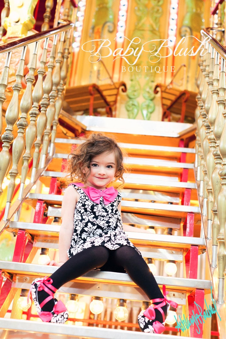 Schwarz & White Dandy Damask Retro Kleid Schuhe Set Kleinkinder Outfit Babyschuhe Mit Heißen Rosa Kragen/Bow von babyblushboutique