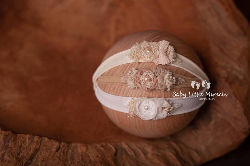Baby Foto Requisite, Beige Stirnband, Photo Prop, Neugeborenen Raffhalter, Party Geschenk, Taufe Stirnband von babylittlemiracle