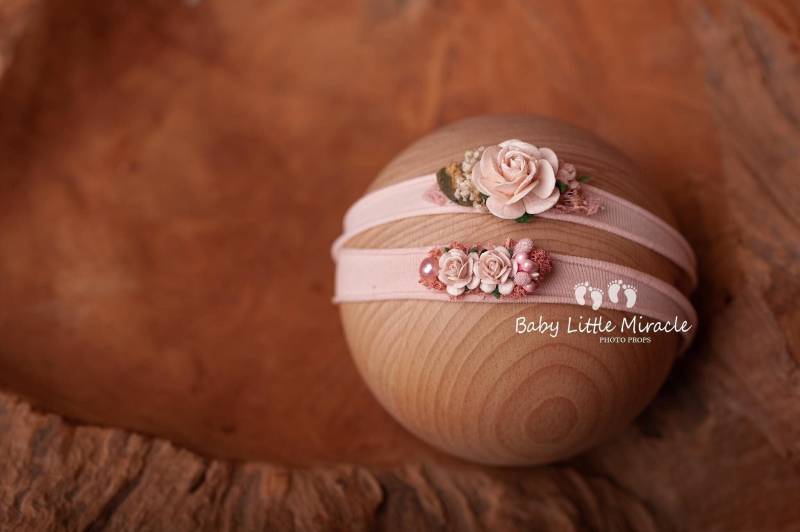 Baby Rosa Stirnband, Photo Prop, Neugeborenen Raffhalter, Baby-Dusche-Geschenk, Taufe Tieback, Rosa Stirnband von babylittlemiracle
