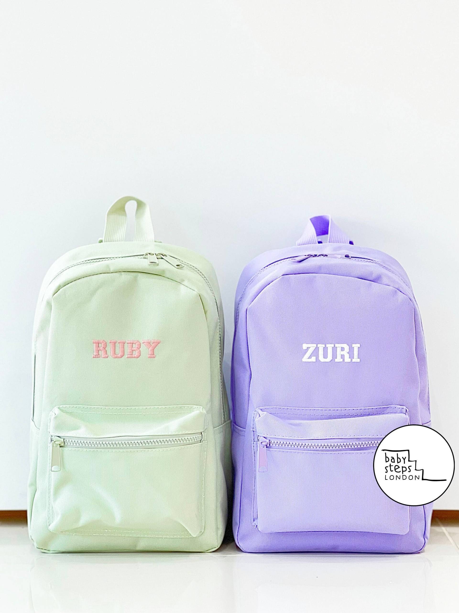 Gestickte Personalisierte Pastell Mini Rucksack | Kindergartentasche Junge Mädchen Benutzerdefinierte Name Design Geschenkidee Gestickte Personalisierte Pastell Mini Rucksack | Kindergartentasche Junge Mädchen Benutzerdefinierte Name Design Geschenkidee von babystepslondon