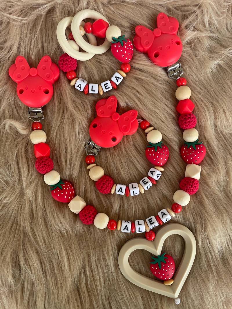 Schnullerkette Erdbeere Kinderwagen Befestigung Schnullerkette Erdbeere Kinderwagen Befestigung von babyzauberpresent